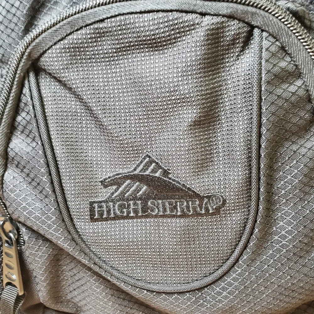 High Sierra For Leed's‎ Hydration H20 Backpack Black Hiking Camping Outdoor NWT